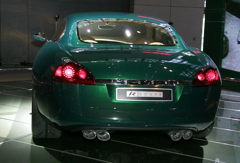 R details. 2001 Jaguar r-Coupe Concept. Jaguar r Coupe Concept. Зеленый Ягуар купе. Jaguar r2 2001 сверху.