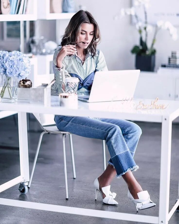 Женский стиль жизни Pin by Eleonora Mitkova on Style!!!!! Cool street fashion, Street style, Plain b