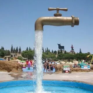 Вода висит в воздухе