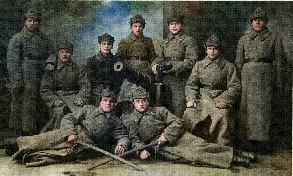 Офицеры красной армии 1918. Рабоче Крестьянская армия 1918. Красноармейцы гражданской войны. Военно гражданская группа