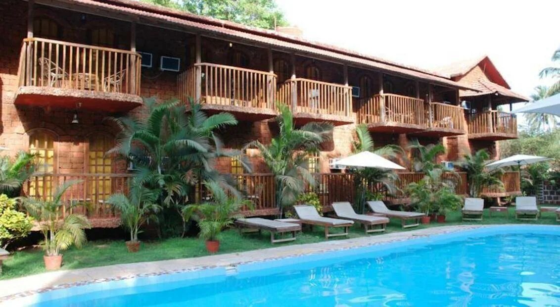 Гоа индия sea breeze beach 3. Sea breeze калангут. Sea breeze candolim 3 *. Sea breeze resort candolim. Sea breeze бассейны.