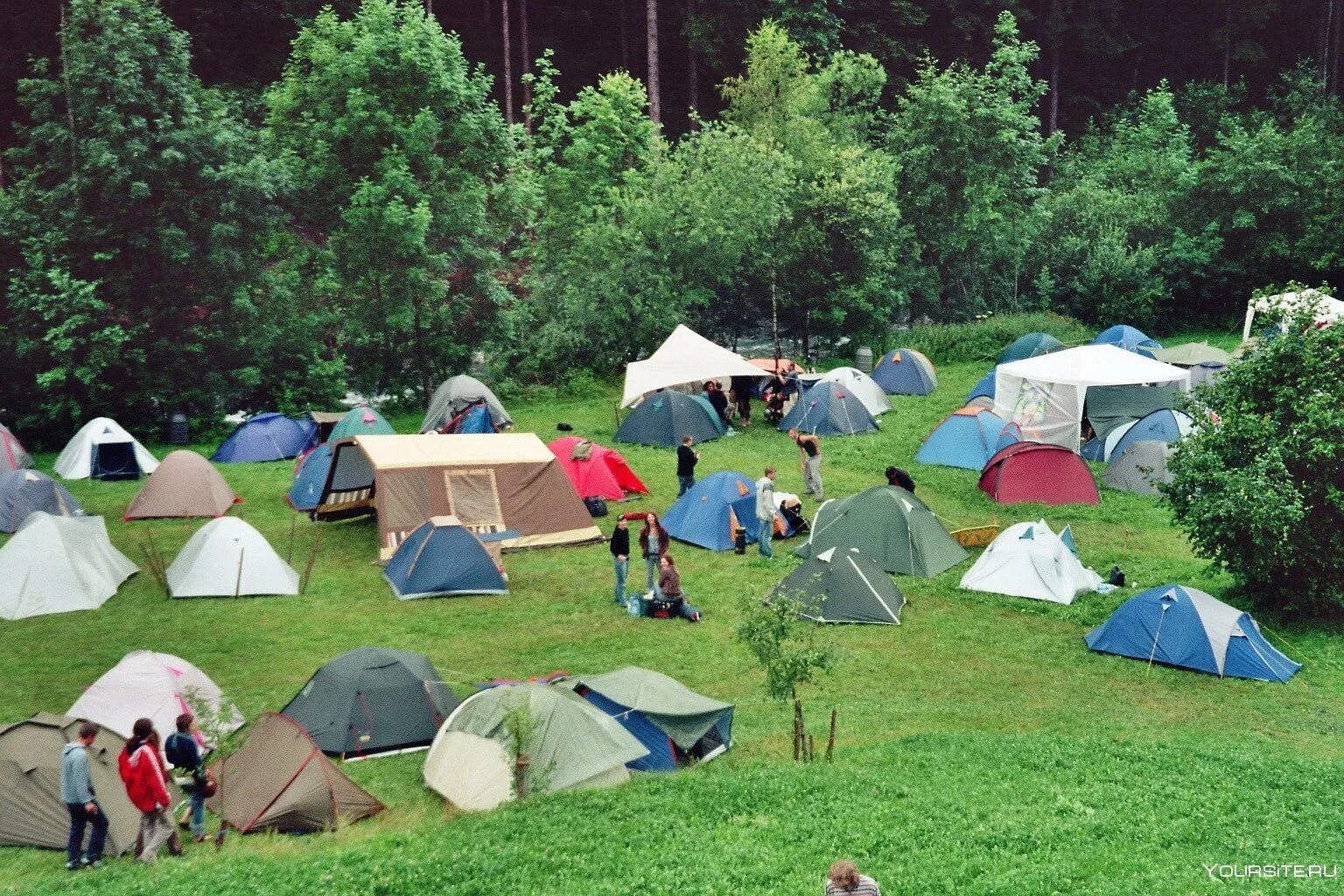 Палаточный лагерь Camp 2050. Палаточный лагерь Висимские Поляны. Палаточный кемпинг Висимские Поляны. Глэмпинг палаточный лагерь. Www camp