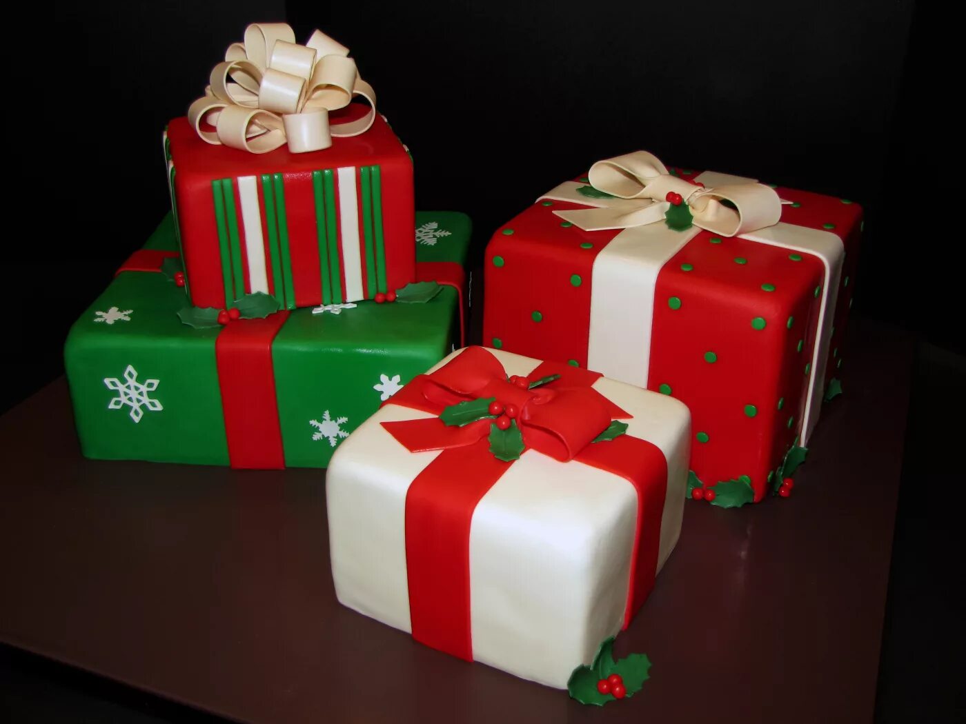 торт в виде коробки. торт в виде коробки. торт в виде подарка. торт в виде коробки. красивые коробки для тортов.