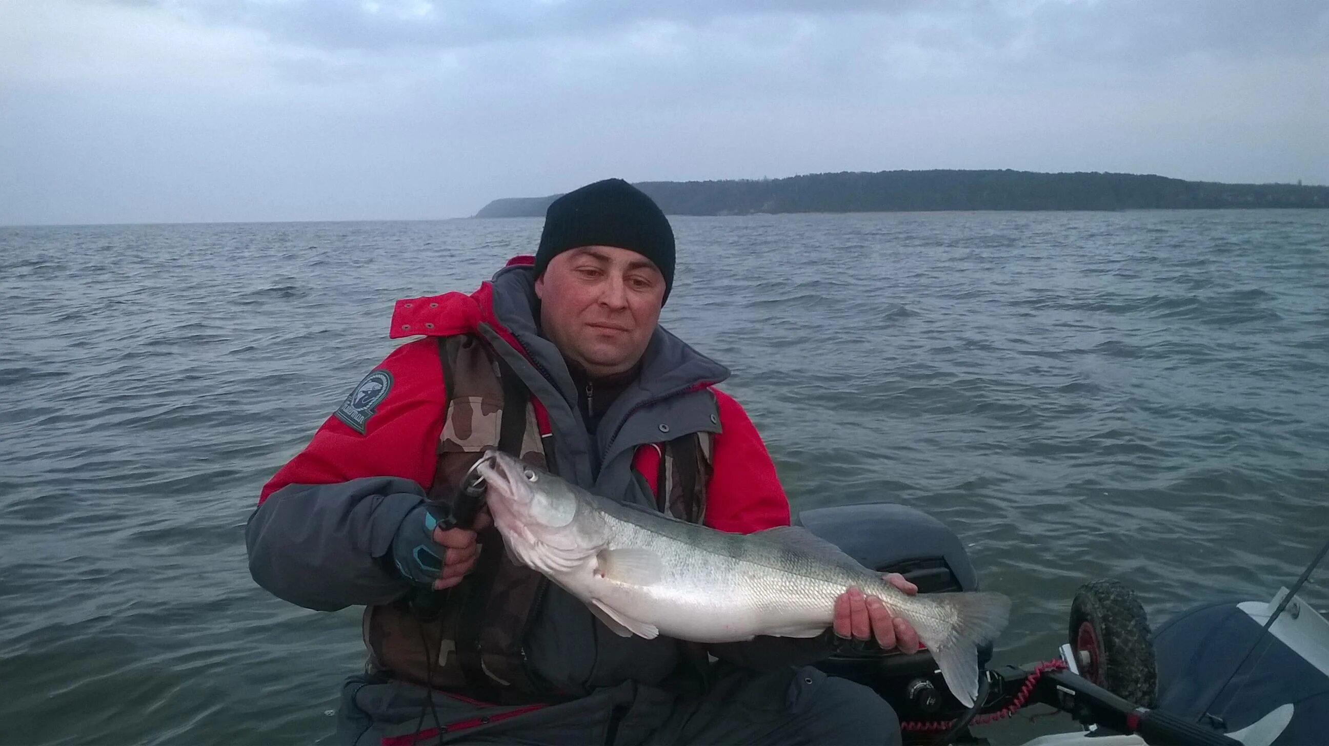 Рыбалка в калининграде сегодня. Морская рыбалка Калининградской области. Платная рыбалка в Калининграде. Рыбаки в Калининградской области. Морская рыбалка в Калининграде.