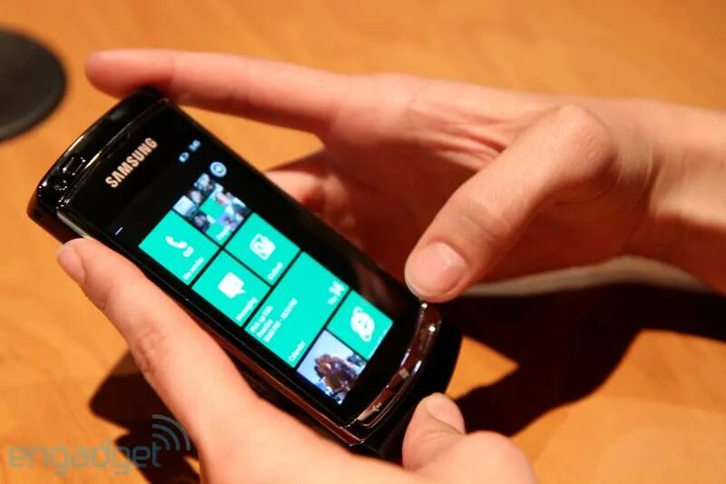 На телефоне 7 часть. Samsung Windows Phone 7. Samsung Windows Phone 2008. Windows Phone с антенной. Самсунг виндовс мобайл фан старый.