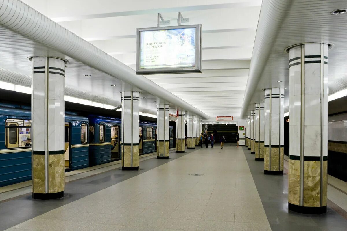 Метро партизанская минск. Станция каменная горка в минске метро. Станция каменная горка минск. Станция минского метрополитена кунцевщина. Станция метро кунцевщина минск.