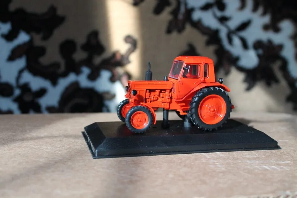 Дт. Трактор т-28 1:43. Дт 24. Коллекционные модели тракторов. Модель мтз-80 компаньон.