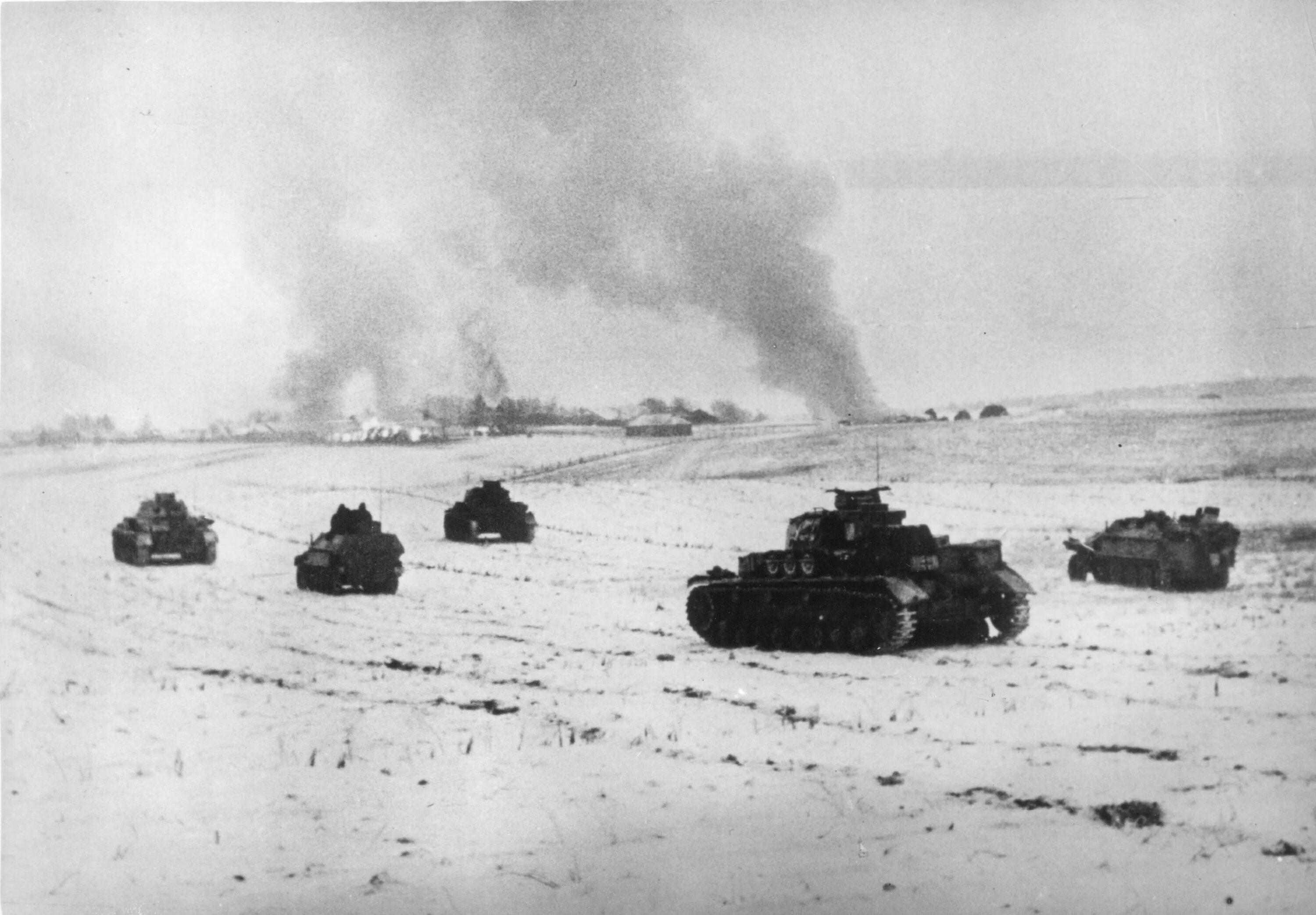 Домащенко марк николаевич художник. Танковое сражение под москвой. Битва под москвой 1941-1942. Т-34 1941 года. Музей диорама ржевская битва.