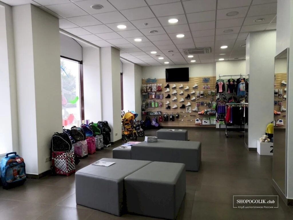 Аксель красноярск. Аксель красноярск на калинина. Аксель северобайкальск магазин. Сумка-тауэр "аксель". Магазин аксель красноярск.