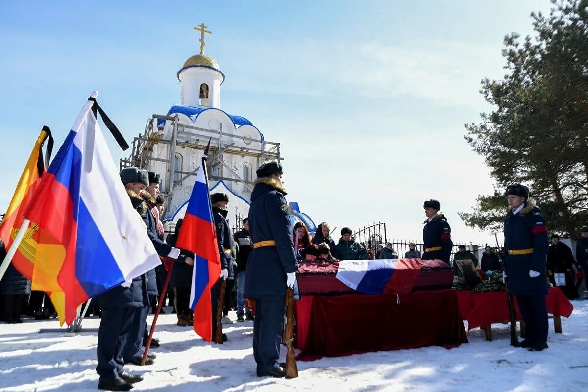 Прощание с летчиками в твери