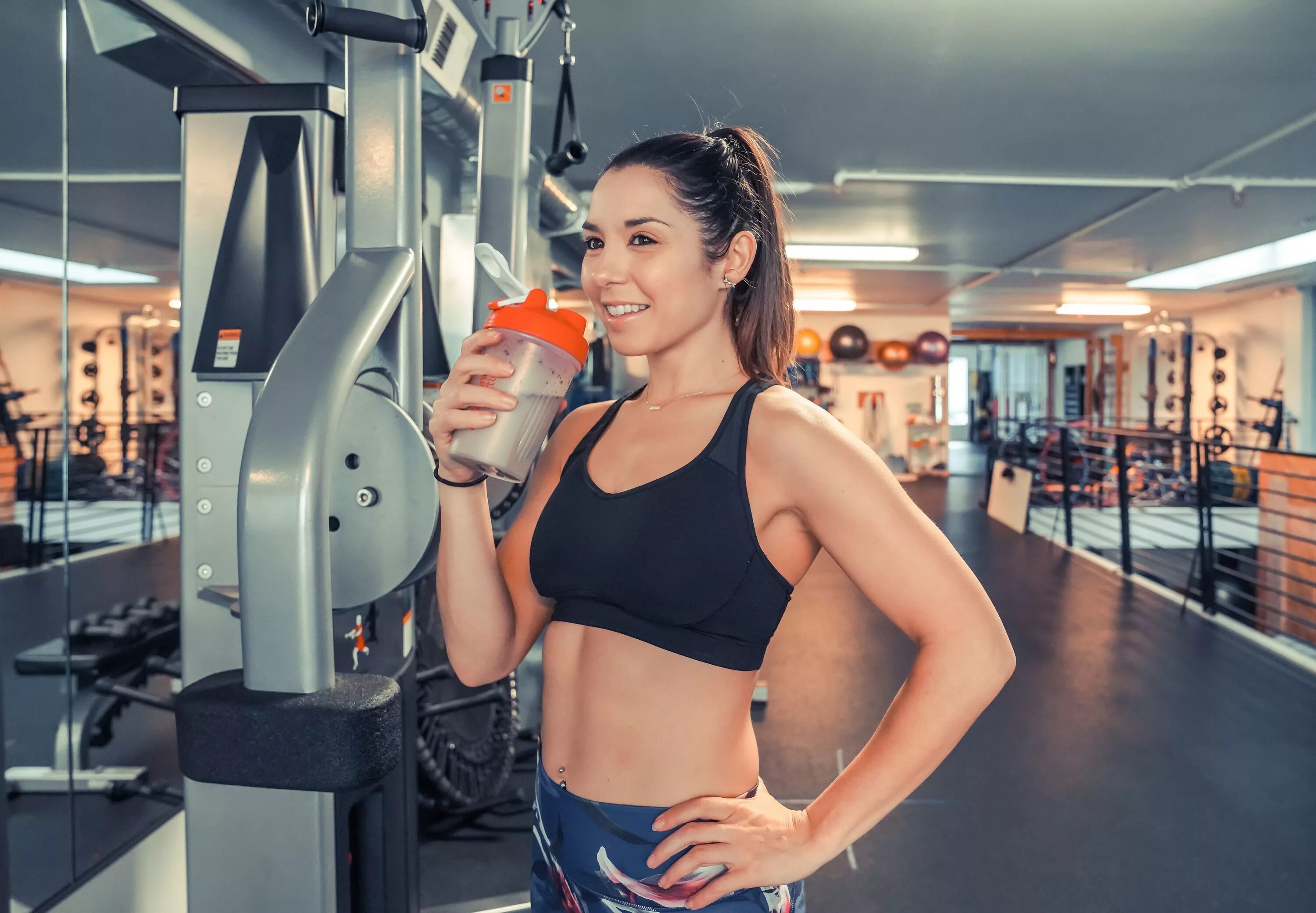 Фитнес протеин. Протеиновый Шейк фитнес. Gym протеин. Фитнес питание. Фитнес фотосток.