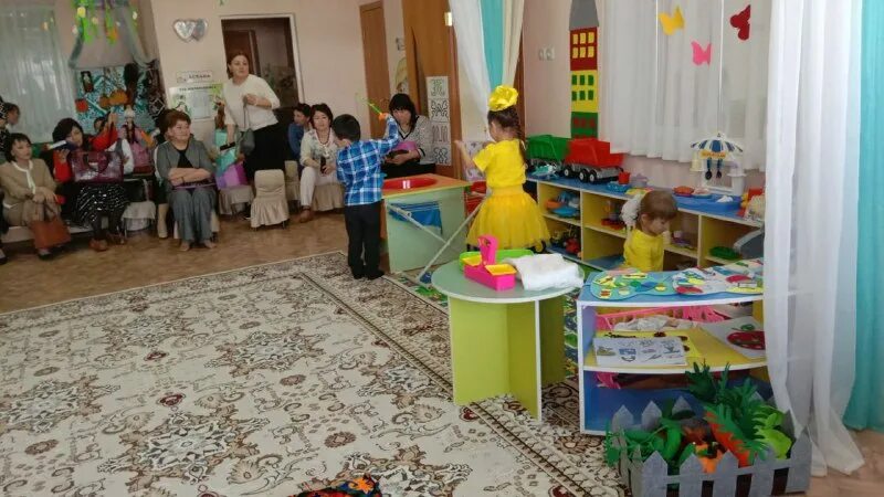 Ерте дамыту институты. Логопед сабақтары. Білім. Жаратылыстану математика онкүндігі. Балалар.