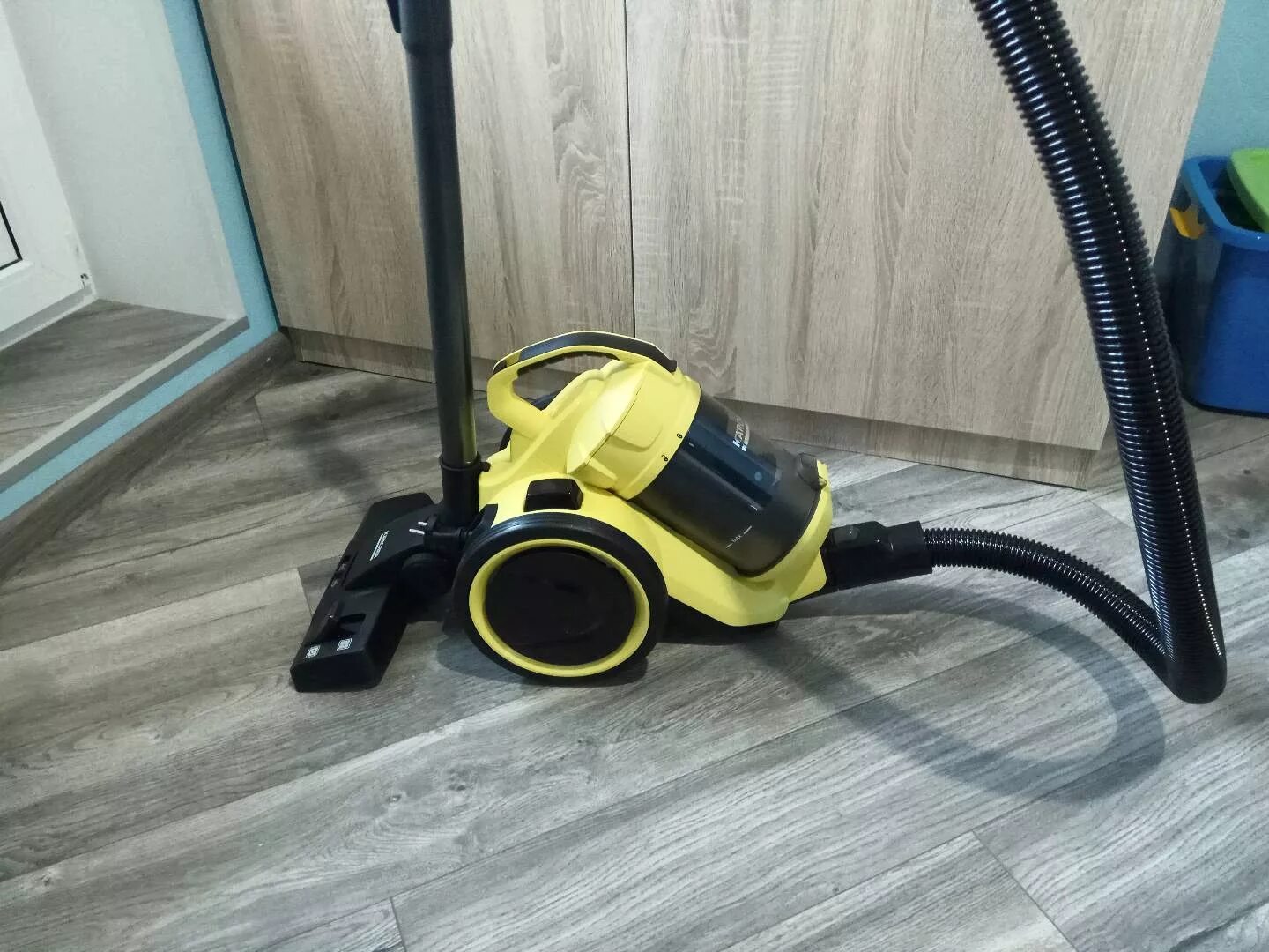 Чем отличается керхер. Пылесос Karcher VC 3. Пылесос Керхер vc3. Пылесос VC 3 Premium. Пылесос кёрхер VC 3 Premium.