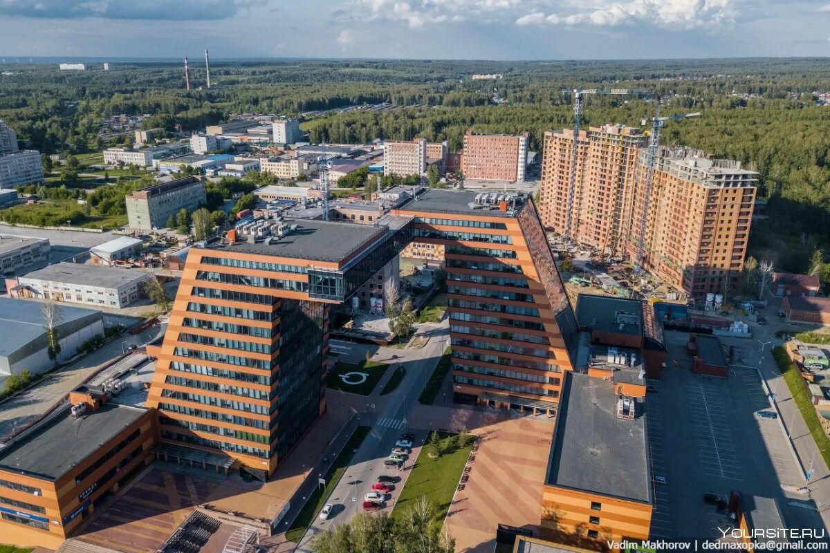 Технопарк Академ Новосибирск. Новосибирск научный городок. Академгородок Новосибирск научный центр. Здание технопарка в Академгородке Новосибирск.