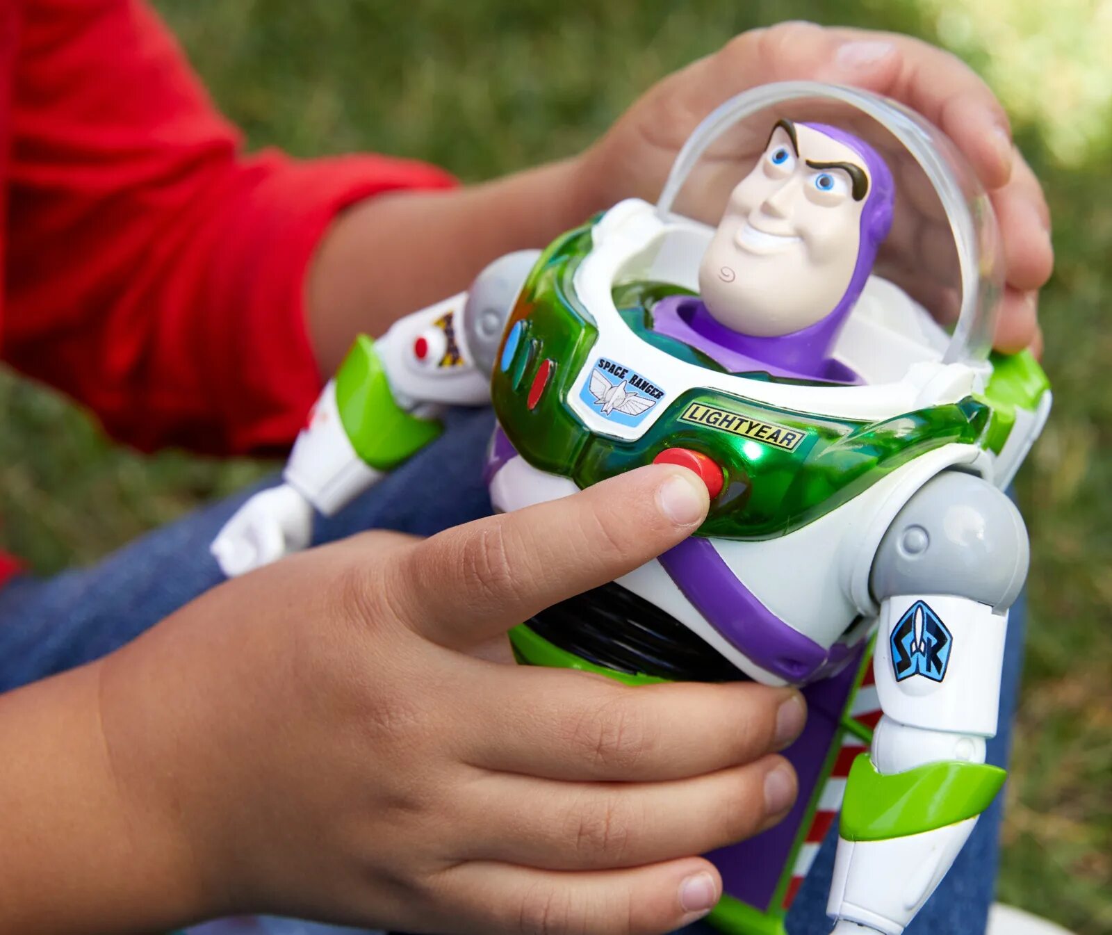 Buzz toy. Базз Лайтер игрушка. Игрушка Базз Лайтер Пиксар. Mattel Toy story ggh41 история игрушек-4 интерактивный Базз Лайтер со звуками. Дисней Пиксар Базз Лайтер мягкая игрушка.