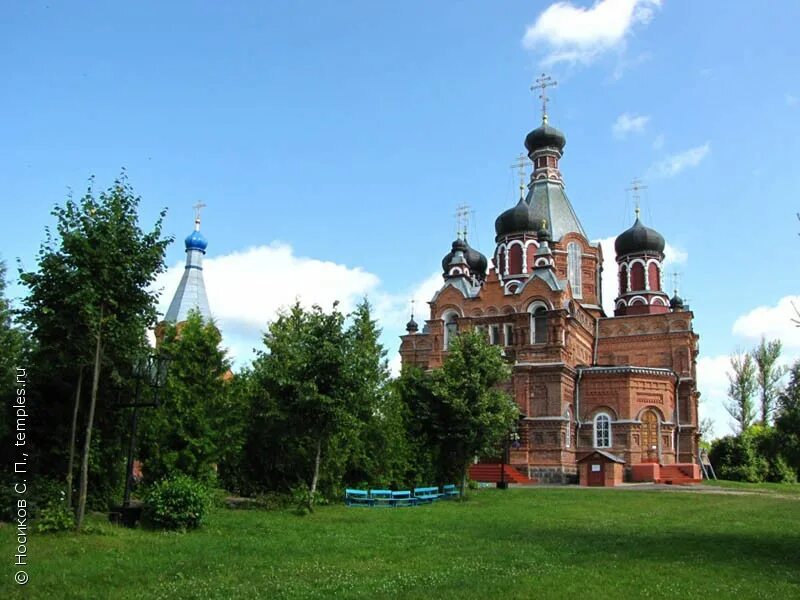 Телефоны г ярцево. Петропавловская Церковь в Ярцево Смоленской. Церкви Ярцево Смоленской области.