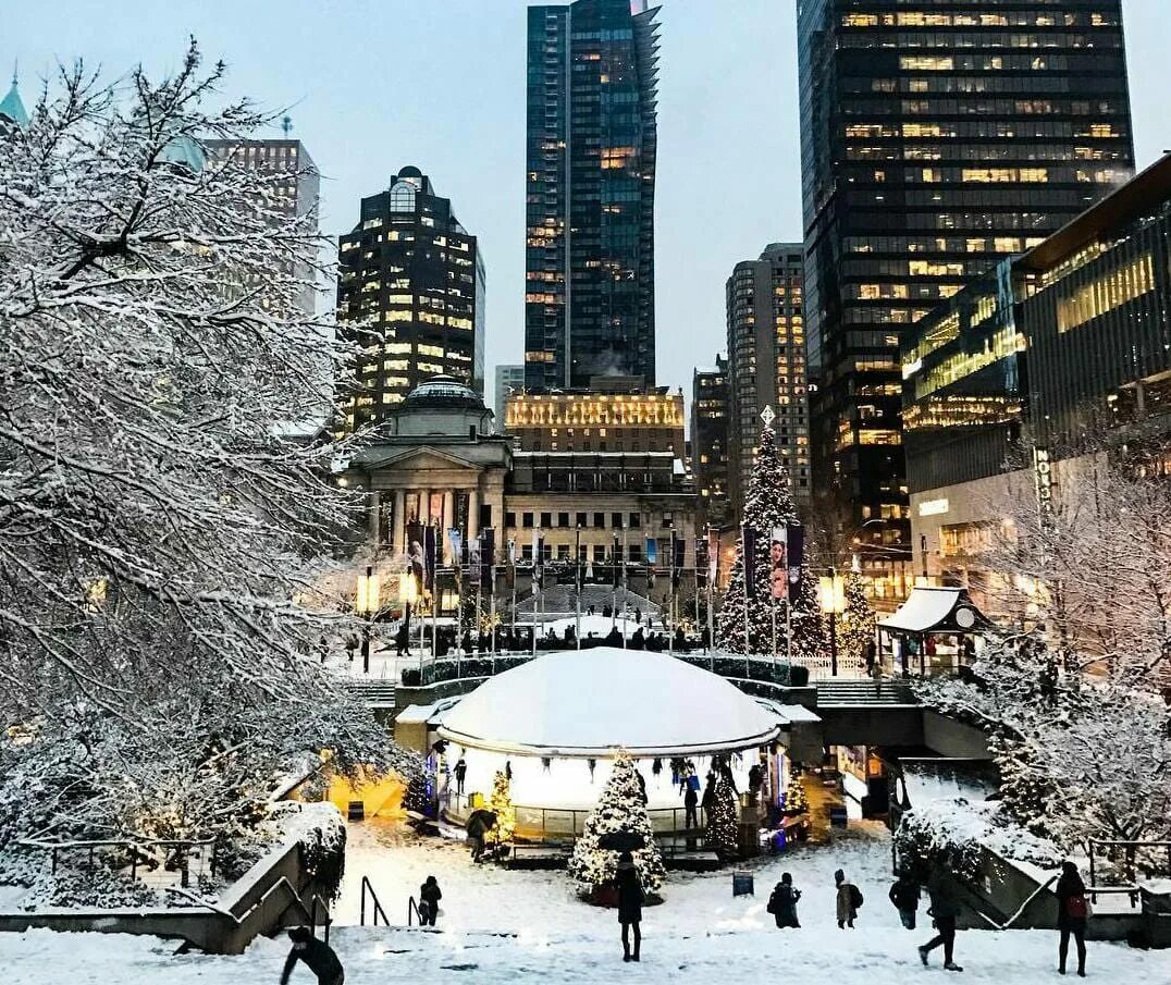Климат городов канады. Канада Торонто Онтарио осень-зима. Канада Монреаль зима. Торонто Канада улицы зима. Канада Ванкувер зима.