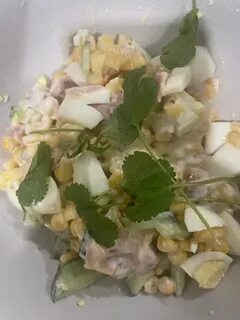 Салат с сыром мясом огурцом