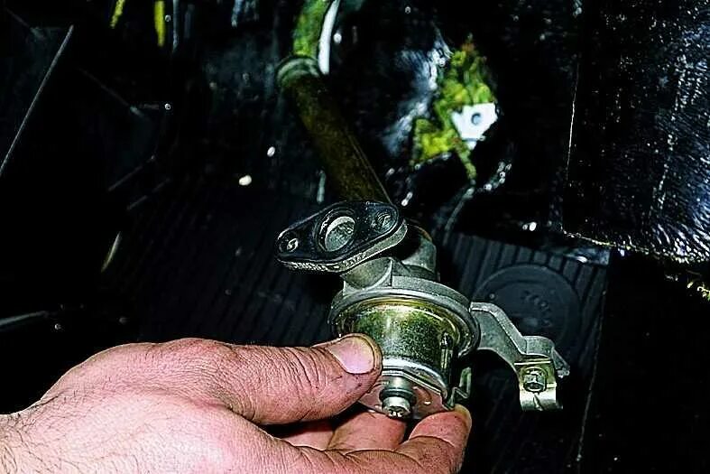 Кран отопителя 2123. Кран печки нива 21213. Где находится кран печки на ниве. Кран печки chevrolet niva. Кран отопителя chevrolet niva.