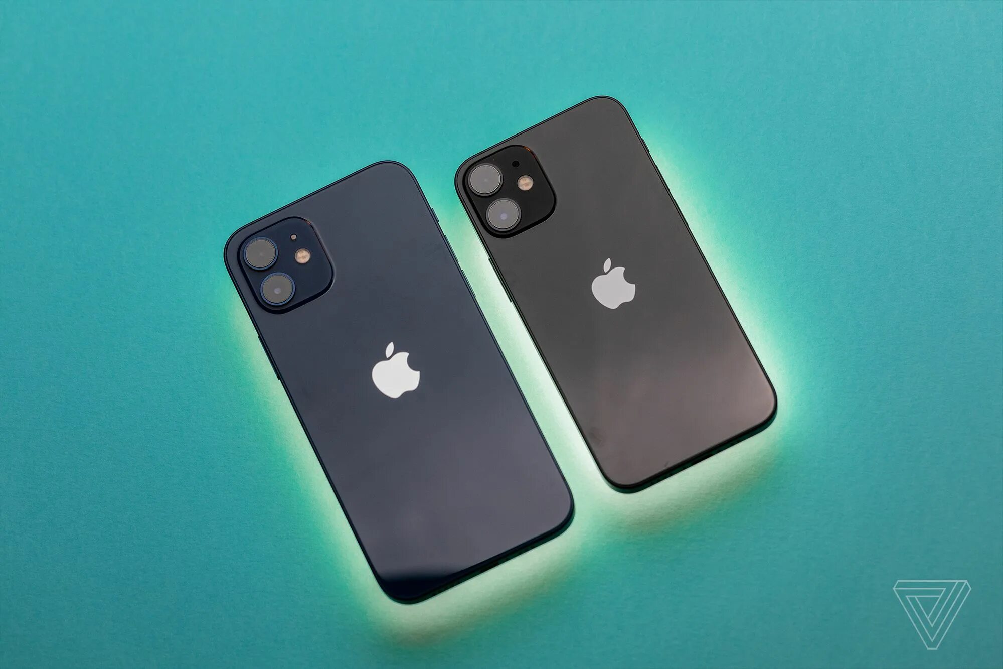 Новый айфон 14 2022 цена. Iphone 2022. Iphone XS 2022 камера. Новый айфон 2022. Iphone 14 Pro 2022.