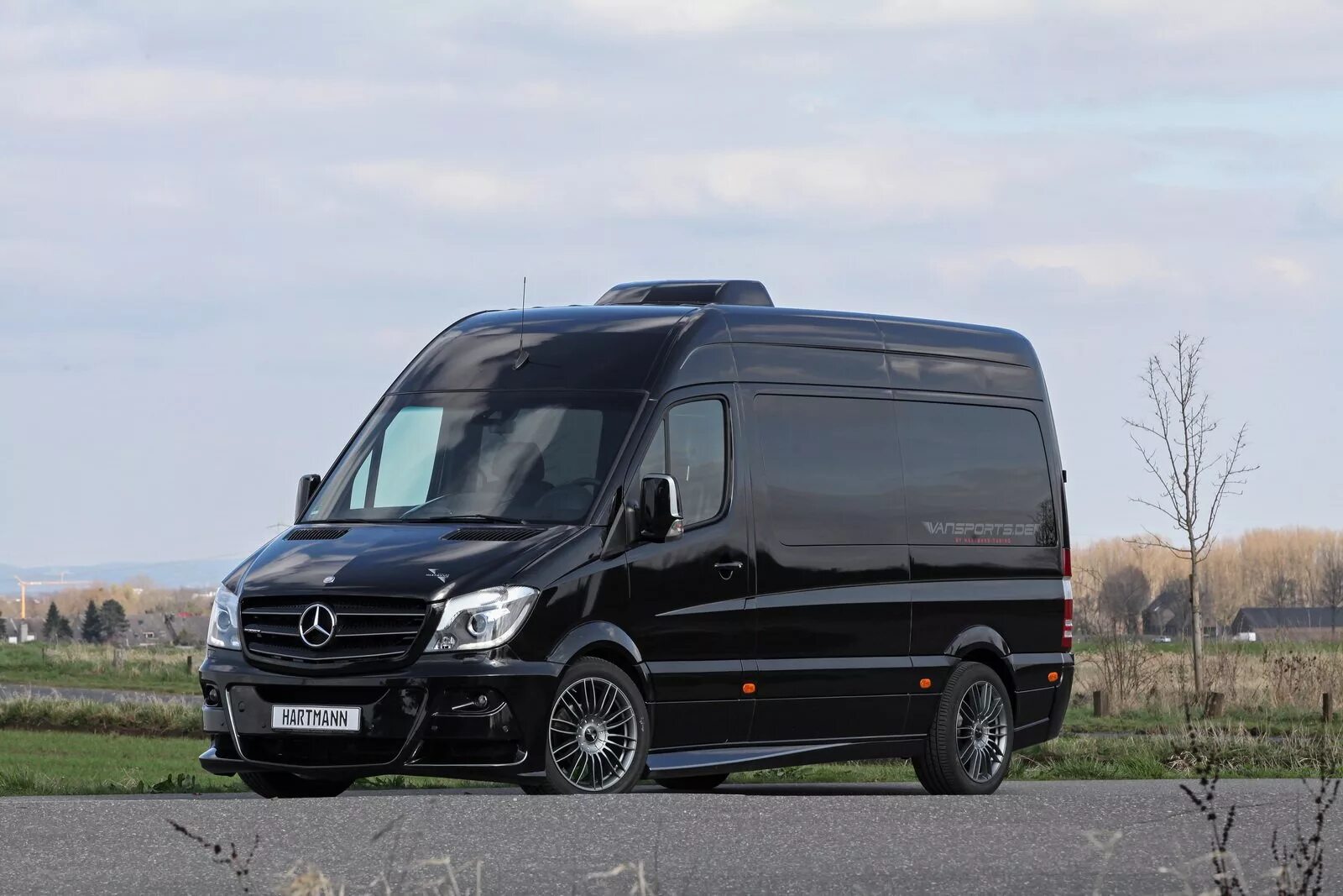 Спринтер класс. Mercedes Sprinter 2017 Tuning. Мерседес Спринтер 2017. Мерседес Benz Sprinter тюнингованный. Mercedes Sprinter w902.