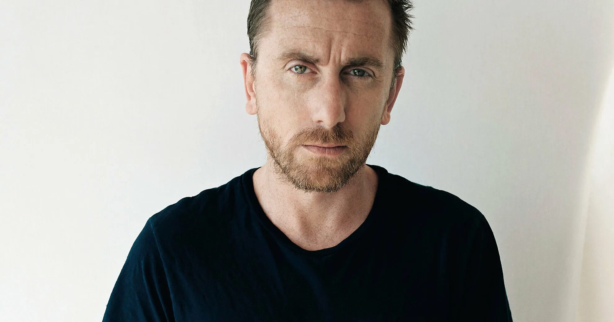 актер тим. тим рот 2020. тима актер. тимоти саймон смит. актер тим.