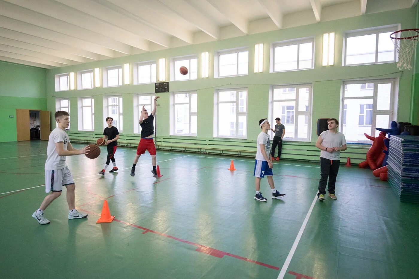В спортивной школе есть секция