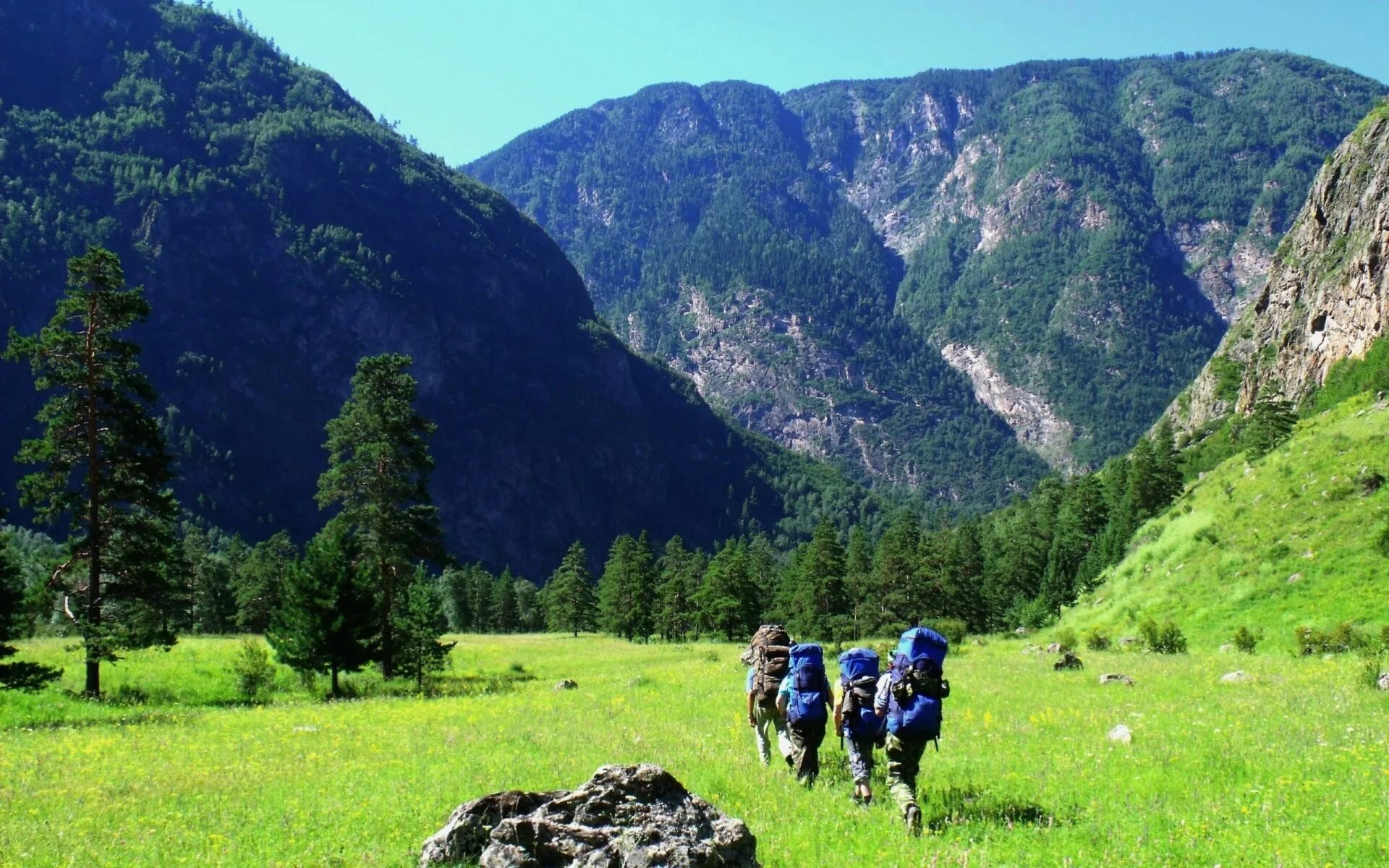 Www tourism. Экотуризм горный Алтай. Горный Алтай поход. Горный Алтай Белокуриха санаторий. Горный Алтай походы в горы.