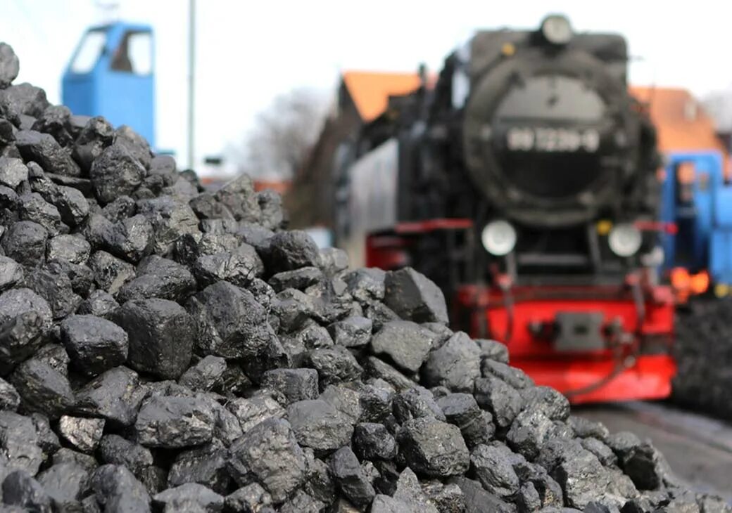 Каменный уголь вагон Кузбасс. Каменный уголь в Польше. Вагоны с углем. Поставки угля. Уголь в вагоне