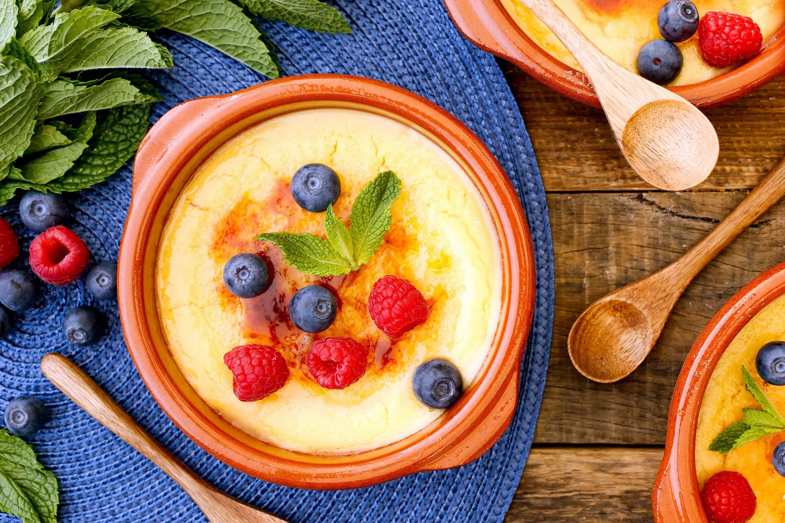 Crema Catalana десерт. Крем брюле Каталана. Испанский десерт крем Каталана. Каталонский крем (crema Catalán). Крем каталана