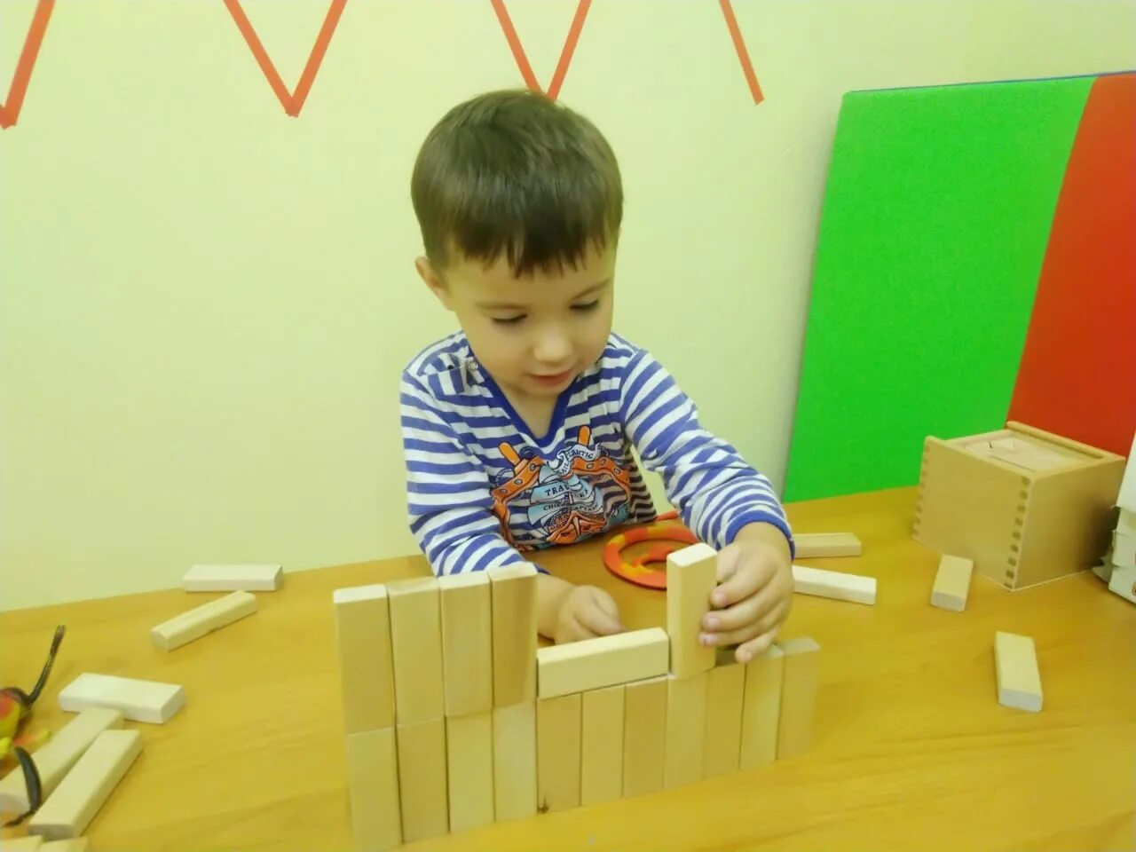 навык конструирования у детей. конструирование по программе развитие венгера. условия для развития конструктивных способностей детей. конструктивная деятельность дошкольников. последовательность развития.