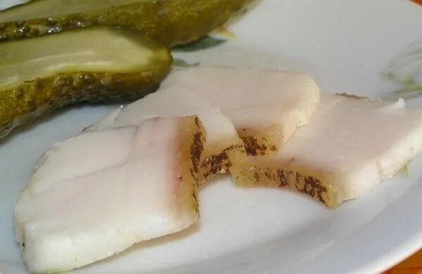 Сало в рассоле самый вкусный. Солим сало без рассола. Сало в рассоле в банке. Сало в банке. Солим сало для копчения.