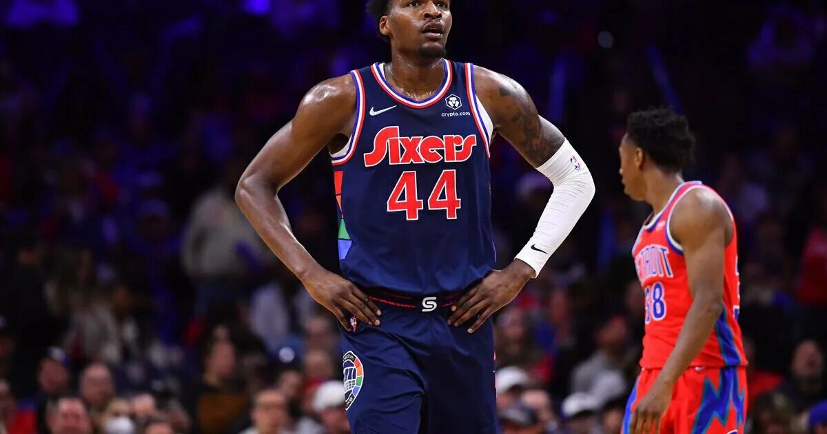 George has basketball lessons every week. George has basketball lessons every week