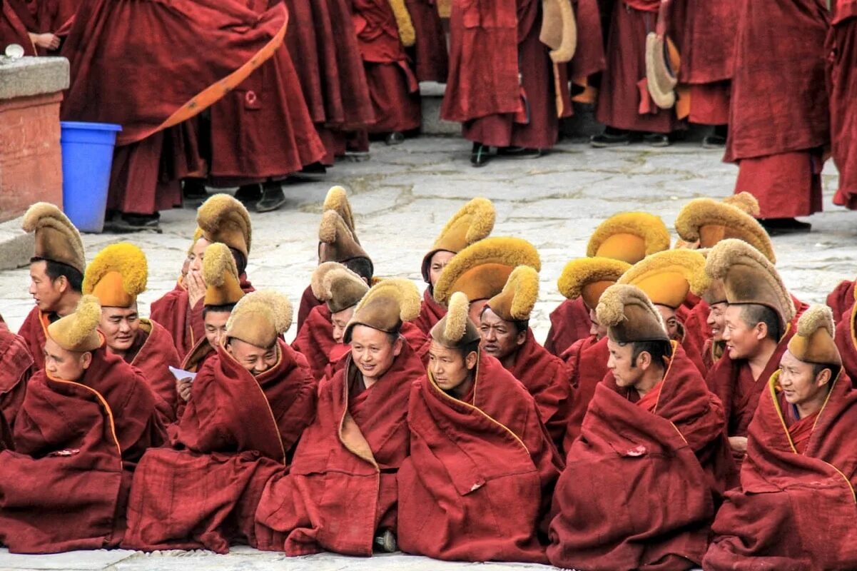 Обет целибата. Тибетские монахи. Монах из Тибета. Шоу тибетских монахов.
