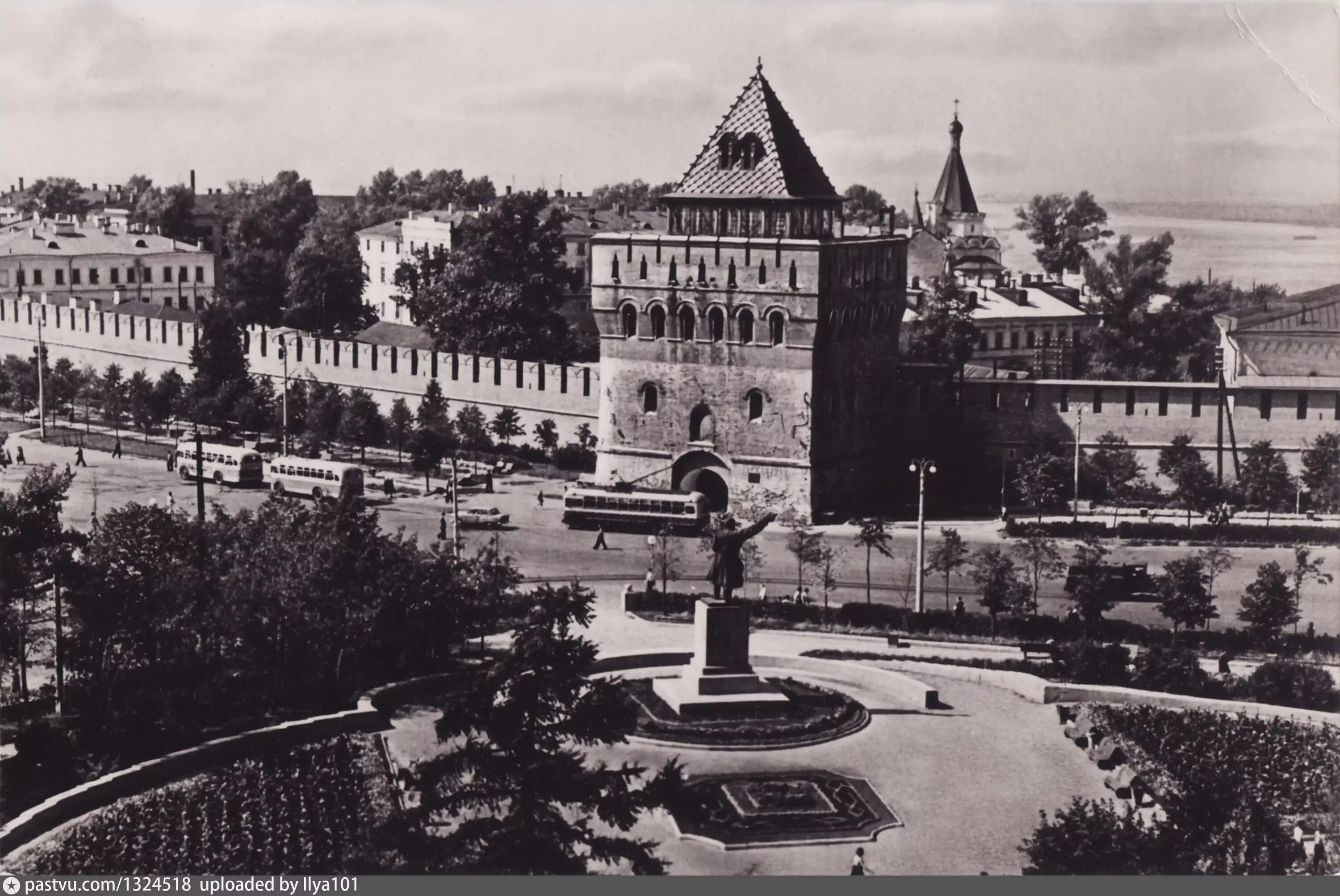 Горьковский областной. Значок фестиваль 1957. Исполкома нижний новгород. Горьковский областной. Дом советов нижний новгород.