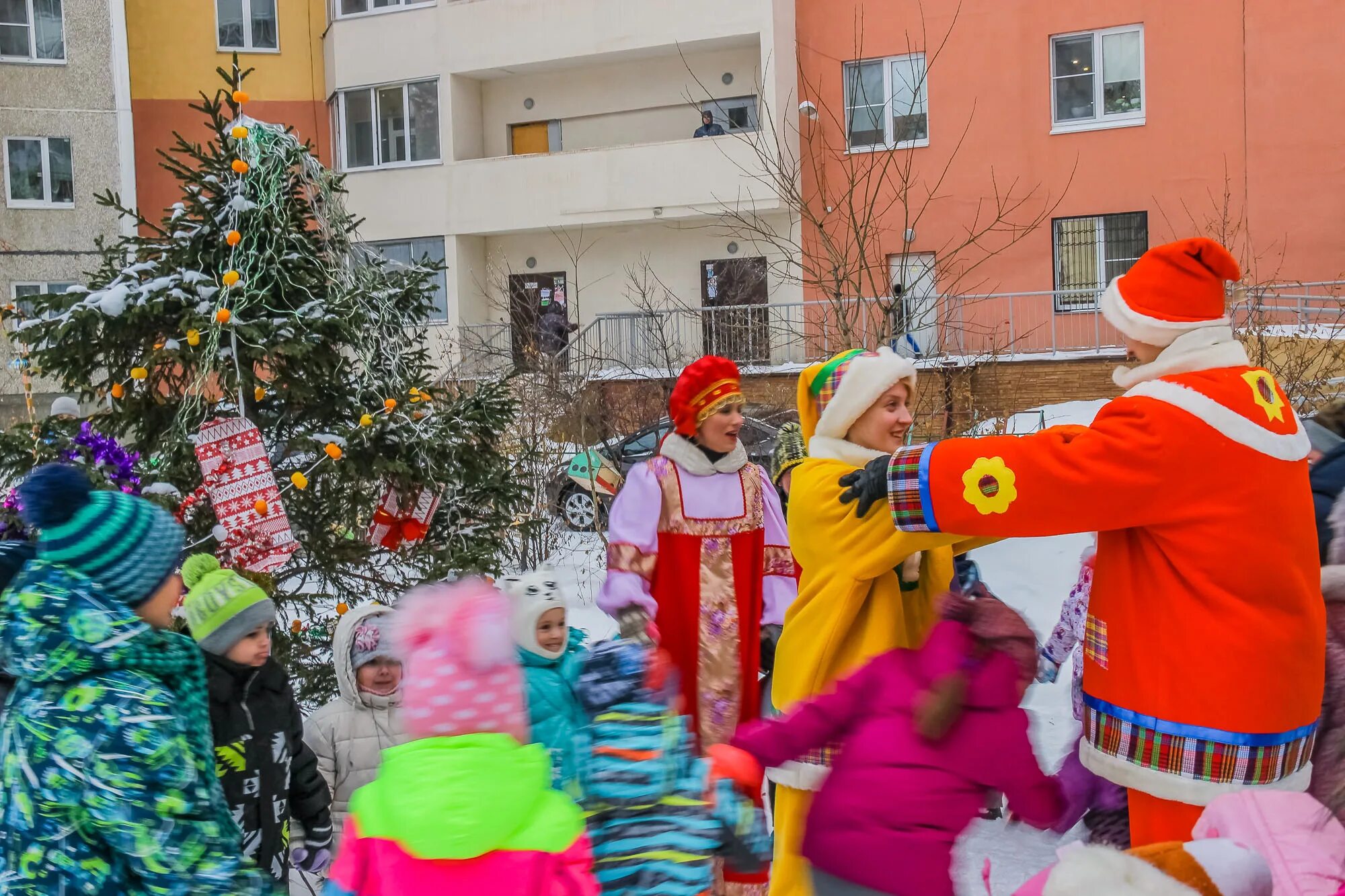 город снежинск челябинской области. фото жителей снежинска сегодня. город снежинск челябинской области. фото жителей снежинска. акция сбор помощи беженцам.