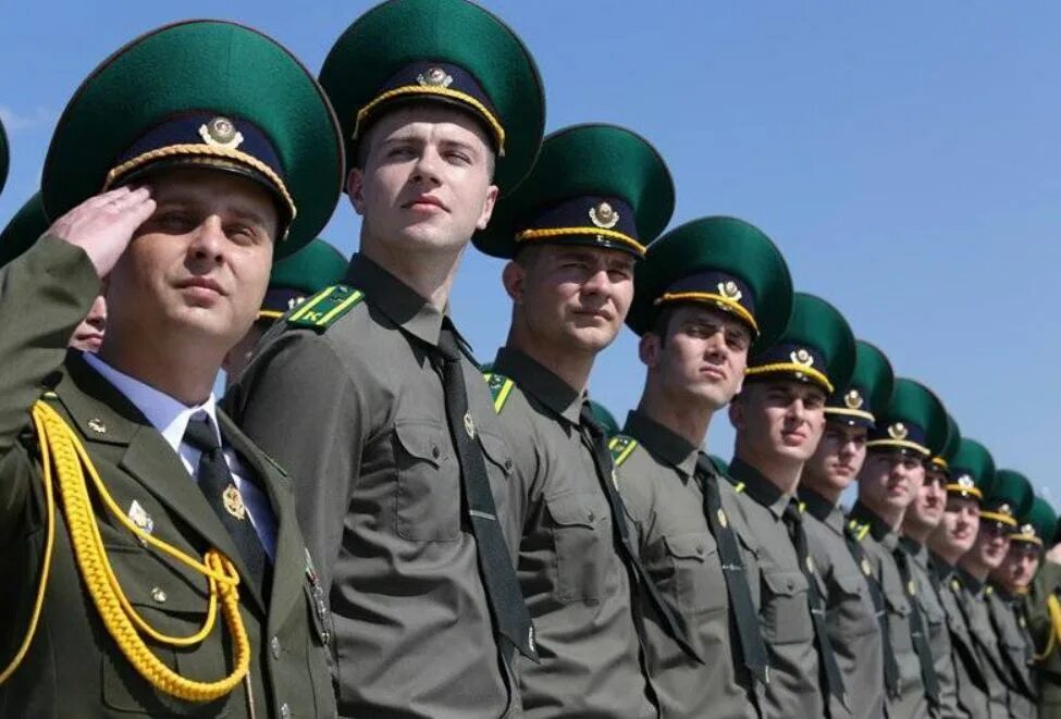 Парадная форма офицеров погранвойск РФ. Форма военных курсантов