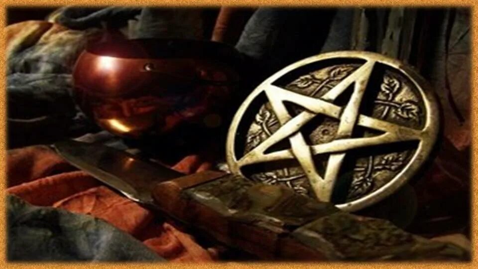 Рунический став зеркальная защита с оговором. Защита от злой магии. Руны ставы защита. Пентакль соломона пятиконечная звезда. Постановка магической защиты.