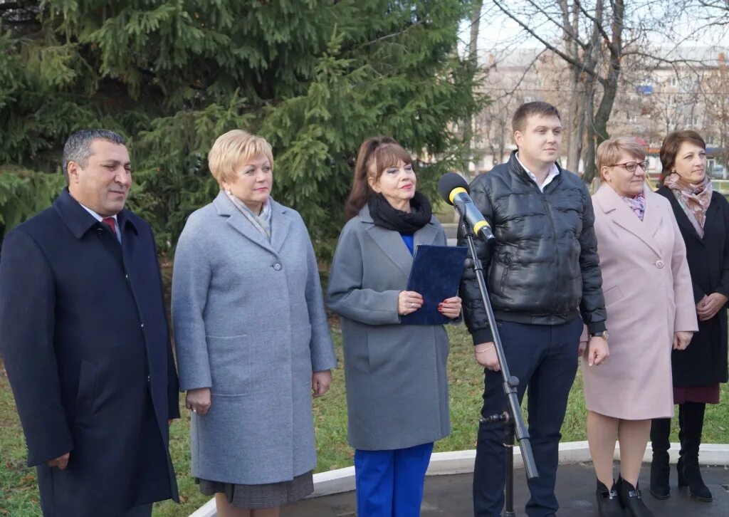 Новости ртищево сегодня ольшанка. Глава Ртищево Саратовской области. Парк города Ртищево Саратовской области. Глава Ртищевского района. Парк Ртищево 2020.