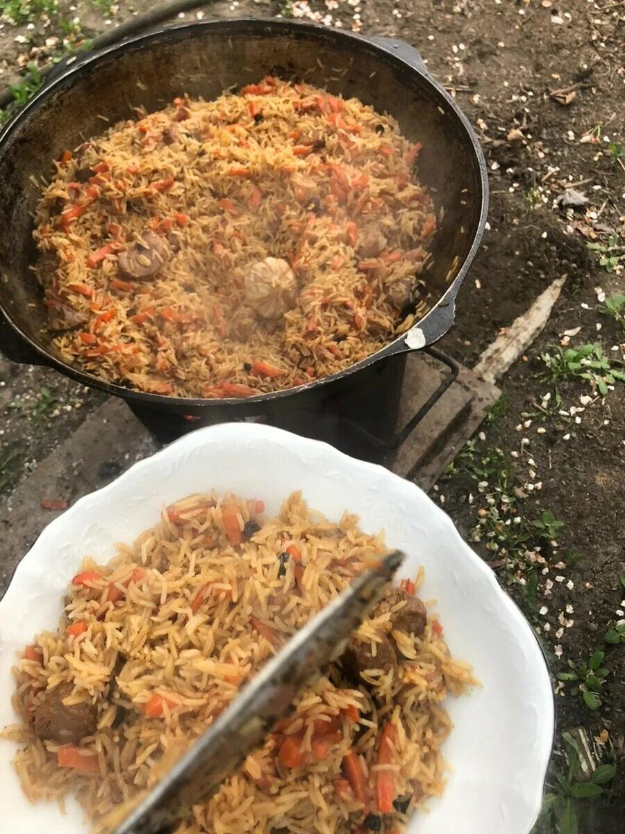 Плов в казане. Плов в казане 30л. Узбекский плов на природе. Плов на костре.