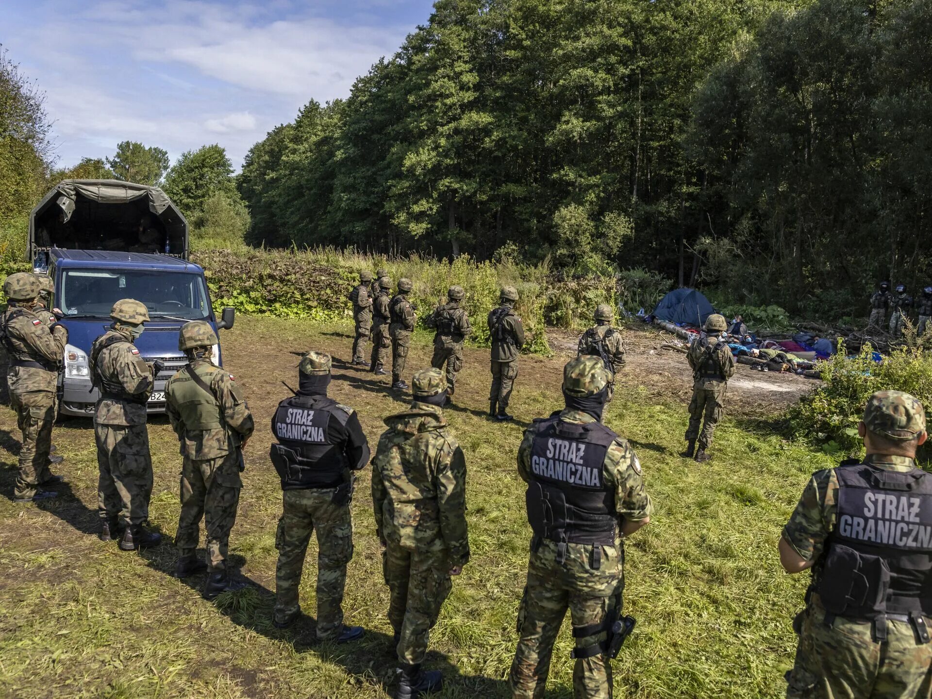 Граница польша украина сегодня. Пограничники Польши. Польские и Белорусские пограничники. Белорусско-польская граница. Польские пограничники на границе Польши.