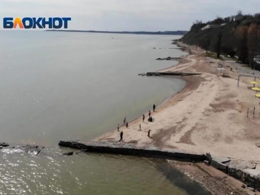 Таганрогский залив 2022. Вода Таганрогского залива. Таганрог море. Азовское море сейчас. Почему в таганроге нет воды