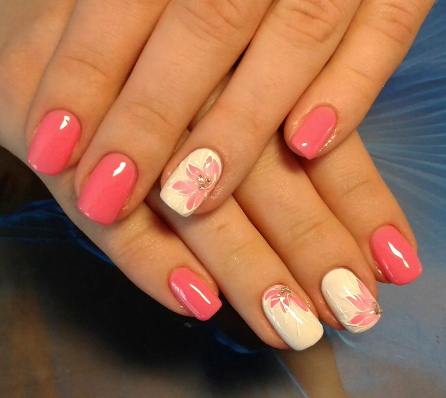 Шеллак на короткие ногти френч. Красивый цвет ногтей. Шеллак на короткие ногти. Гель на короткие ногти. Французский маникюр.