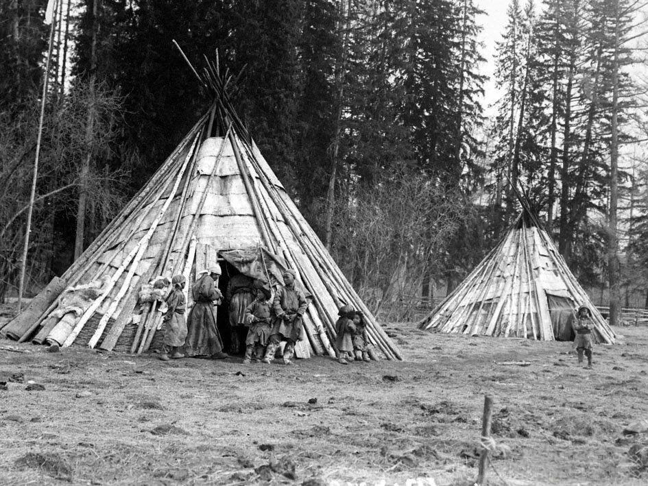 Берестяной чум якута 5. Чум манси. Чум эвенков Забайкалья. Чум Тоджинский. Ураса эвенков.