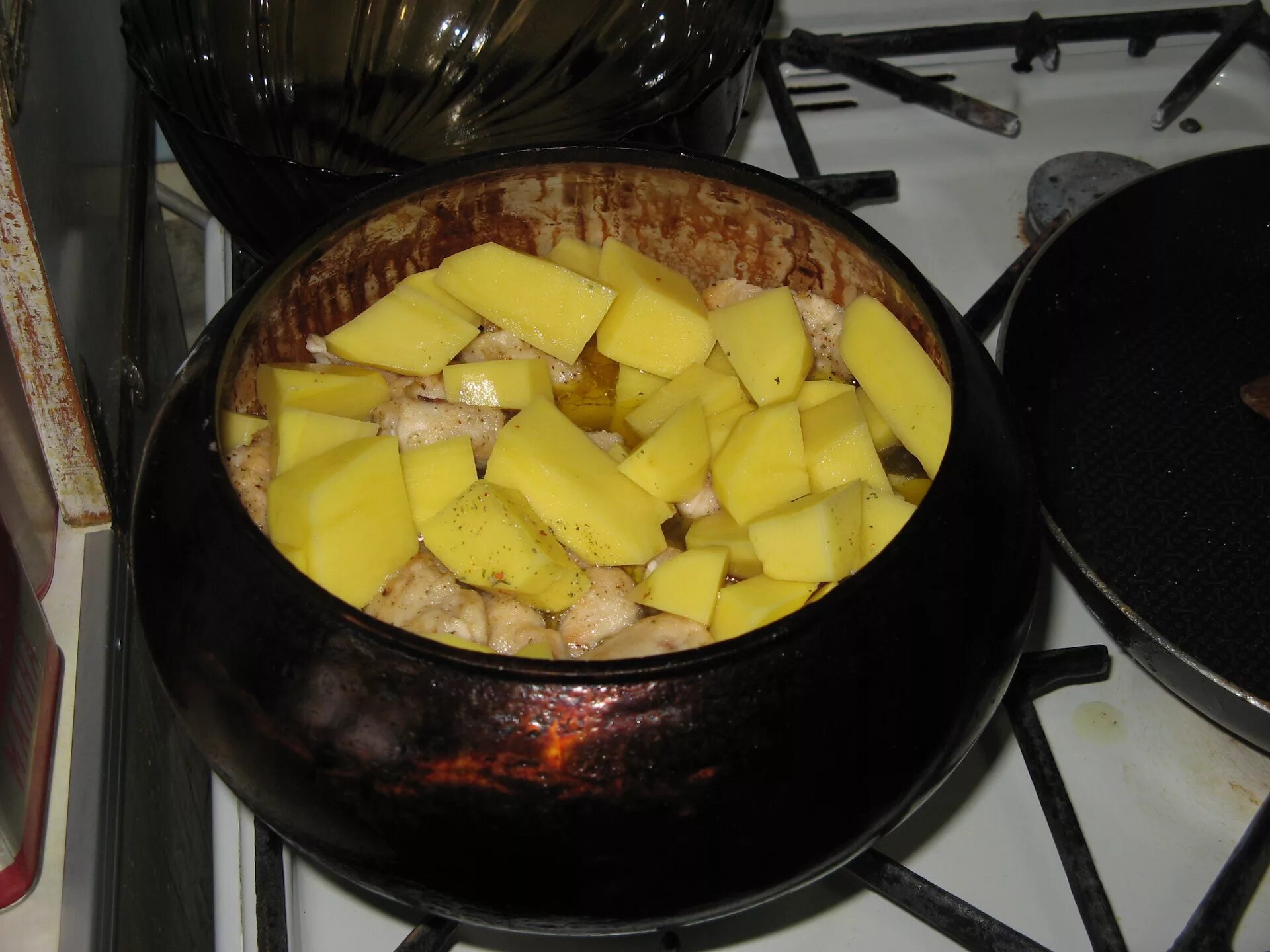 Dutch Oven Herbed Potatoes (No Peel, No Boil, No Bake!) Recipe Dutch oven cookin