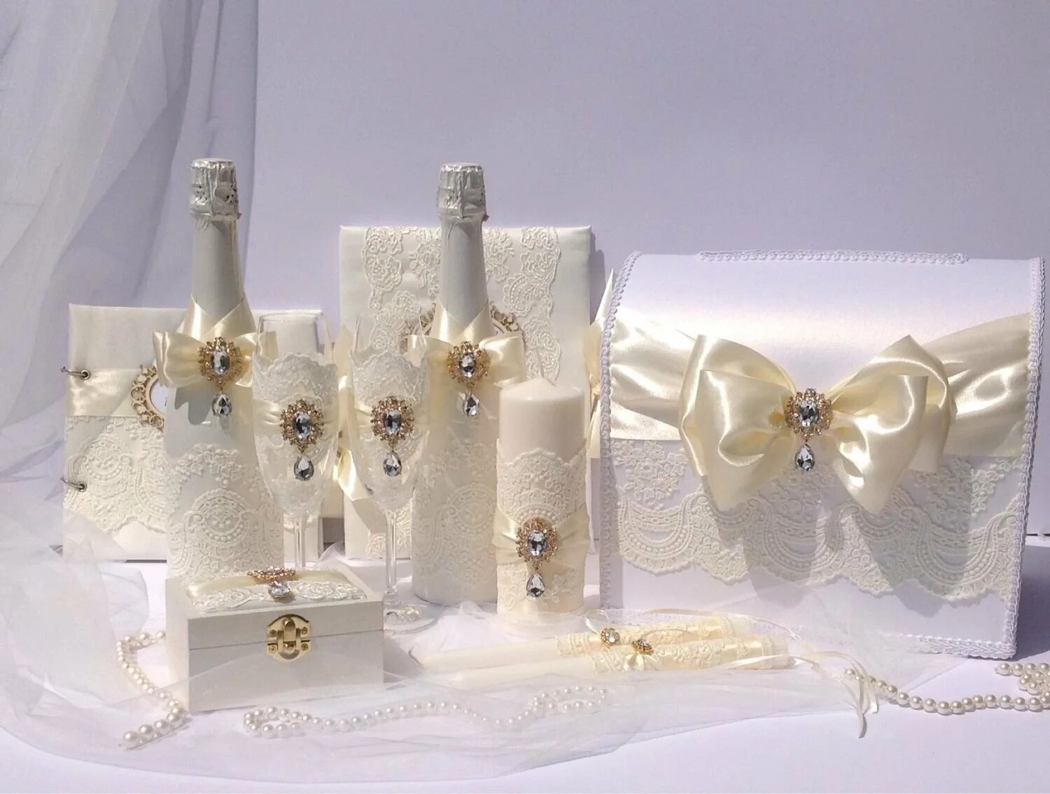 свадебный аксессуар. свадебные украшения. аксессуары для свадьбы. свадебный аксессуар. свадебный аксессуар.