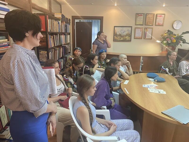 Центральная библиотека горячий ключ. Централизованная библиотечная система филиал №2. Лекция в библиотеке. Горячий ключ ул ленина бурса. Библиотеки горячего ключа.