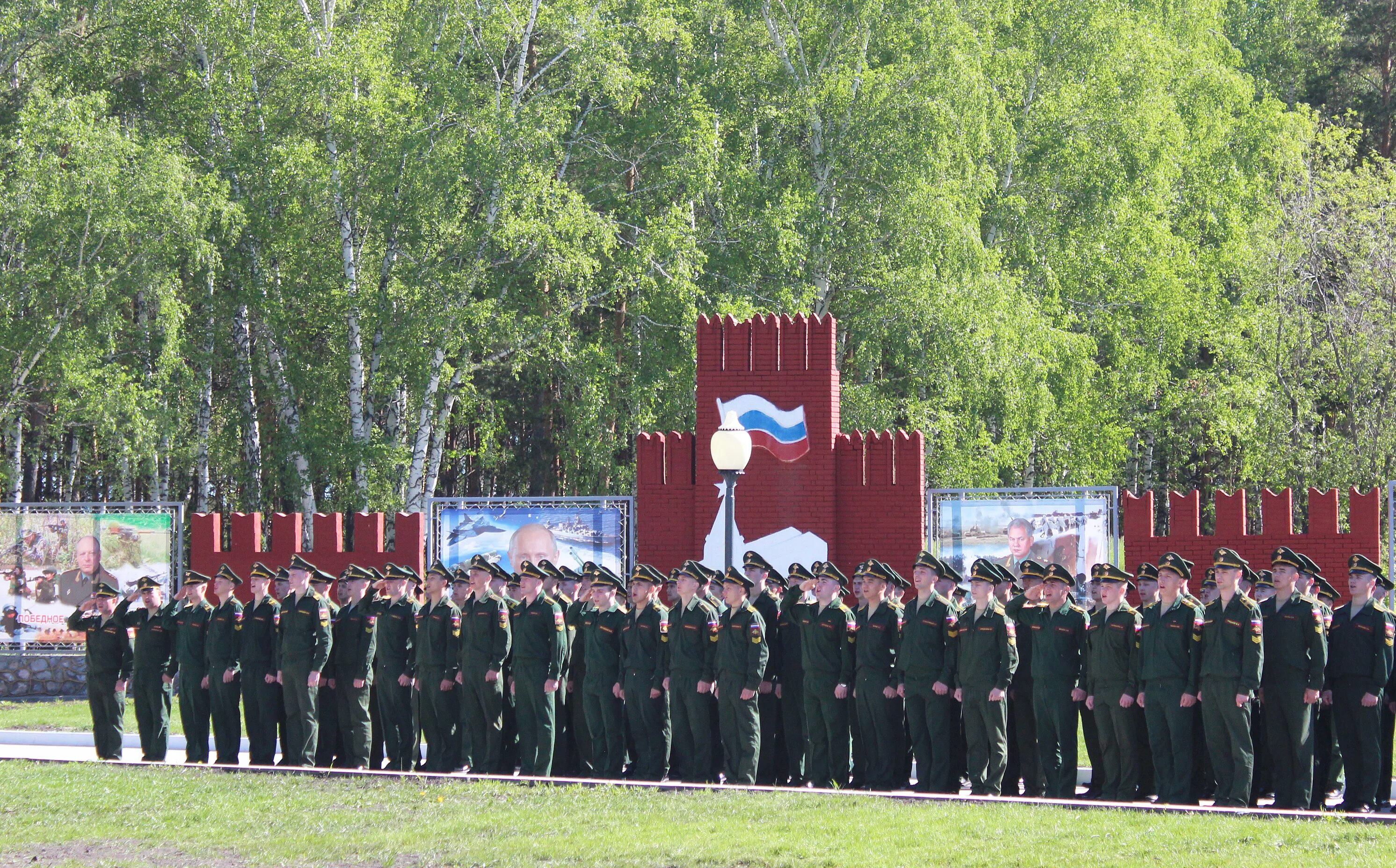 Нввку сайт училища. Новосибирское высшее командное училище. Платц НВВКУ. Новосибирское высшее военное командное училище выпускники. Высшее военное училище Академгородок.