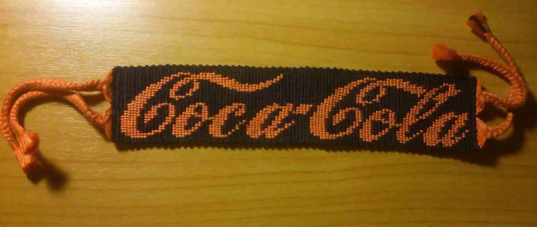 Фенечка с надписью. Фенечка с надписью. Идеи для фенечки. Фенечки с надписями. Фенечки с надписями.