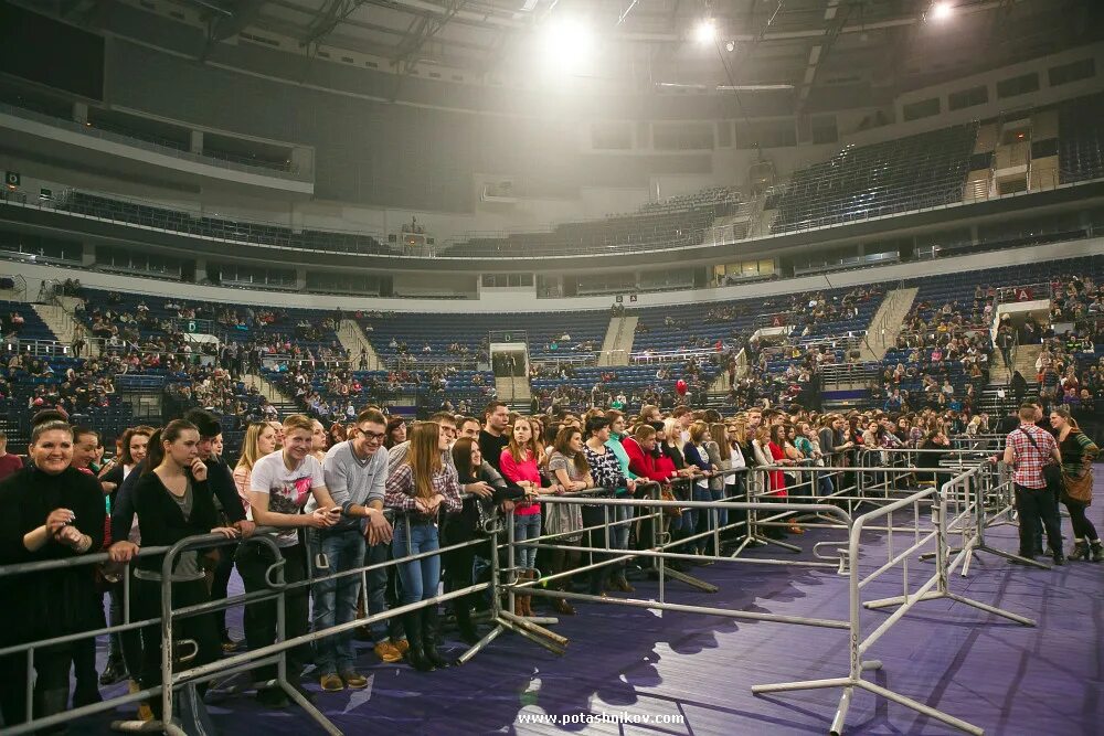 Зал live arena. Минск Арена партер. Минск Арена зал. Минск Арена зал для концертов. Минск Арена вместимость.